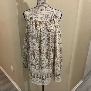 Max studio floral cold shoulder top size small‎